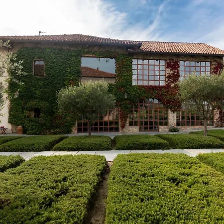 فندق Relais Dei Poderi Einaudi