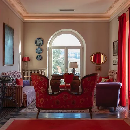 فندق Relais Dei Poderi Einaudi 4*