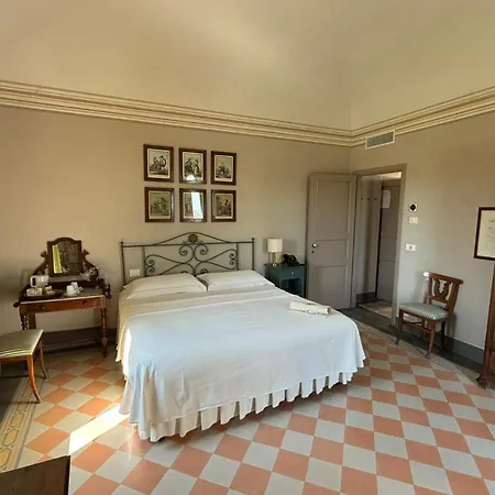 Relais Dei Poderi Einaudi 4*