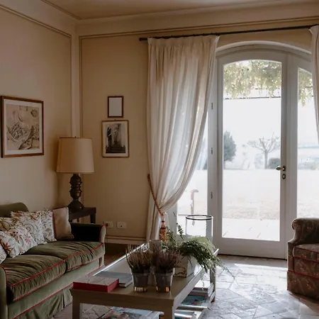 Relais Dei Poderi Einaudi فندق 4*