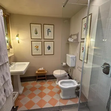 Relais Dei Poderi Einaudi دولياني