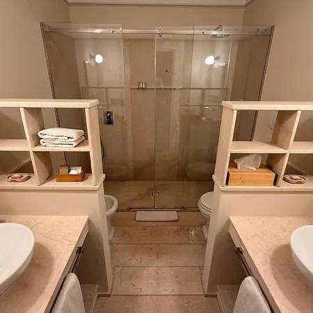 فندق Relais Dei Poderi Einaudi 4*