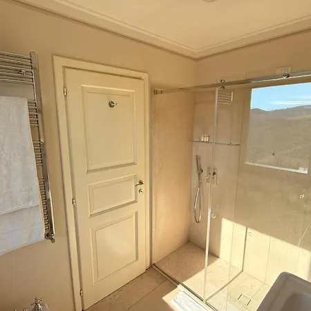 فندق Relais Dei Poderi Einaudi دولياني