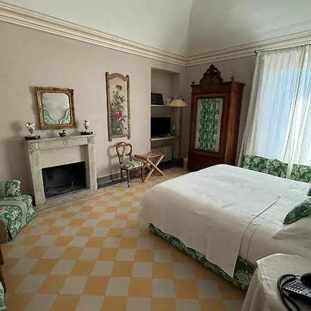 Hotel Relais Dei Poderi Einaudi 4*