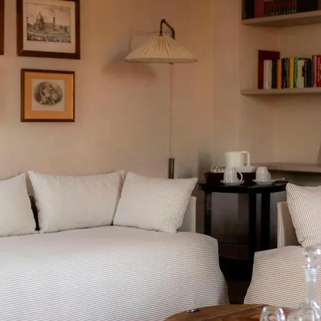 Relais Dei Poderi Einaudi فندق دولياني