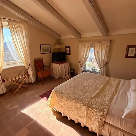 Relais Dei Poderi Einaudi دولياني