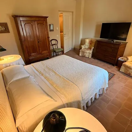 Relais Dei Poderi Einaudi 4* دولياني