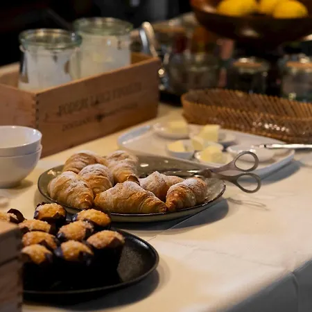 فندق Relais Dei Poderi Einaudi 4*