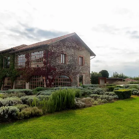 فندق Relais Dei Poderi Einaudi دولياني