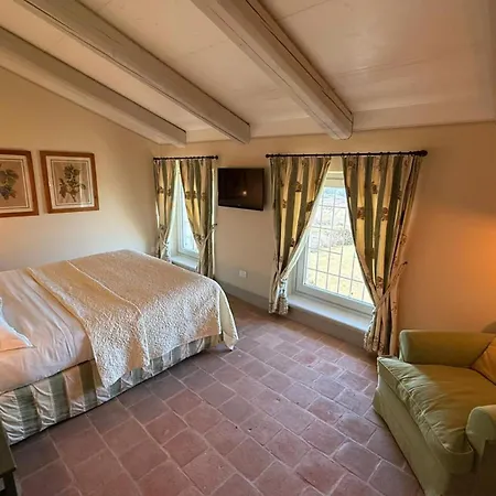 Relais Dei Poderi Einaudi 4* دولياني